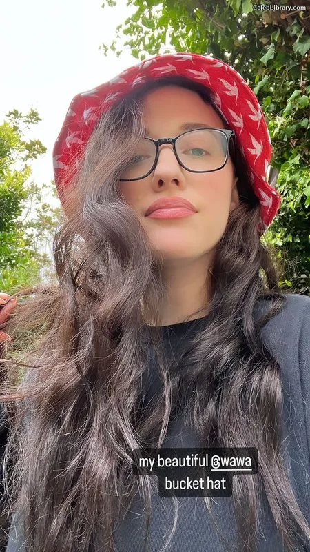 Kat Dennings photo 14 of 454