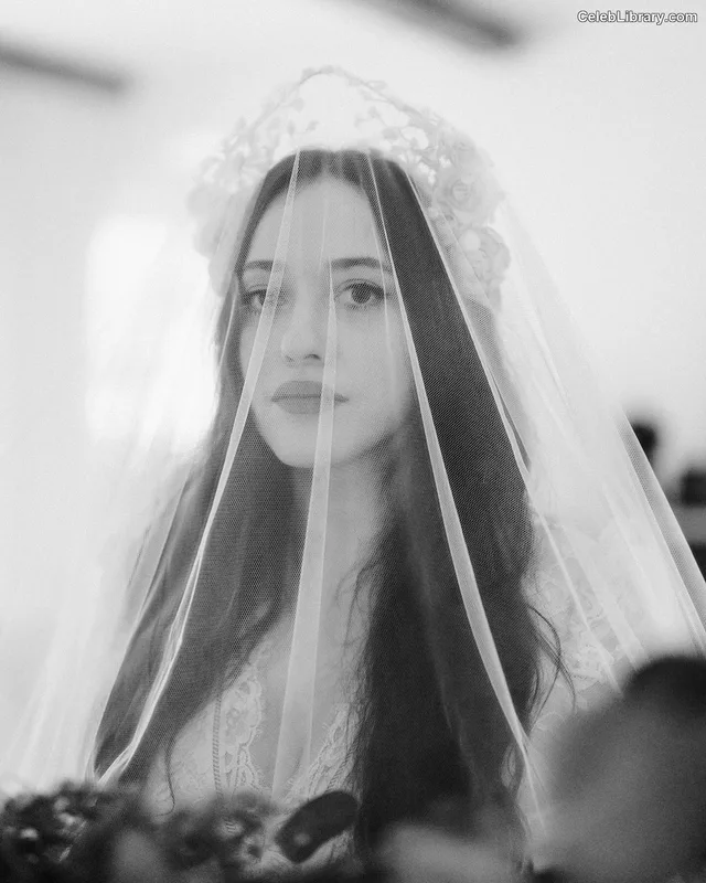 Kat Dennings photo 21 of 454