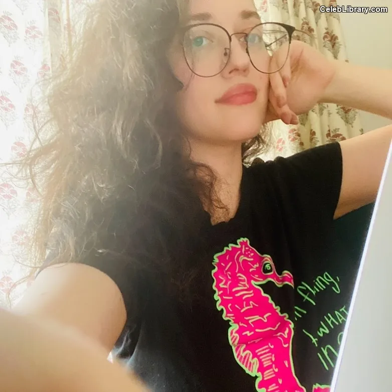 Kat Dennings photo 8 of 454