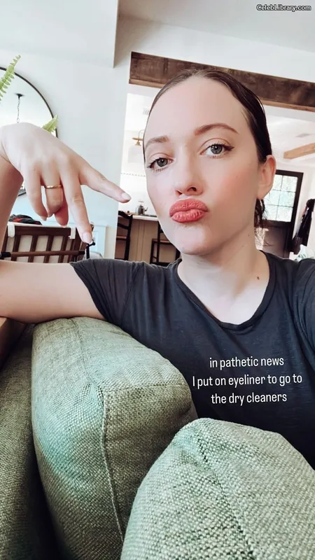 Kat Dennings photo 9 of 454
