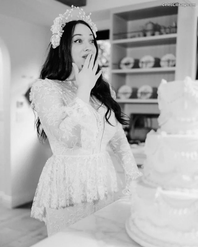 Kat Dennings photo 14 of 454