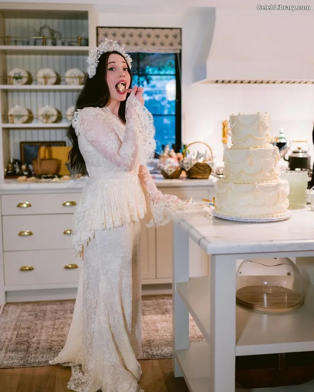 Kat Dennings photo 15 of 454