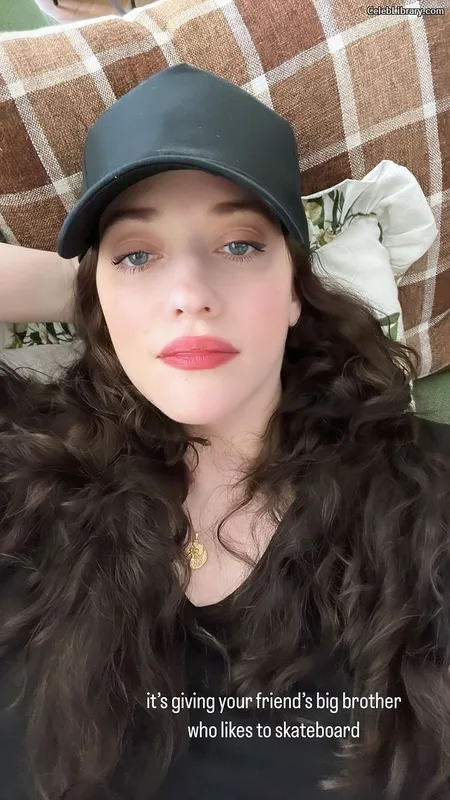 Kat Dennings photo 23 of 454