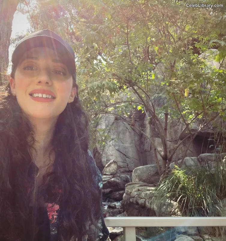Kat Dennings photo 13 of 454