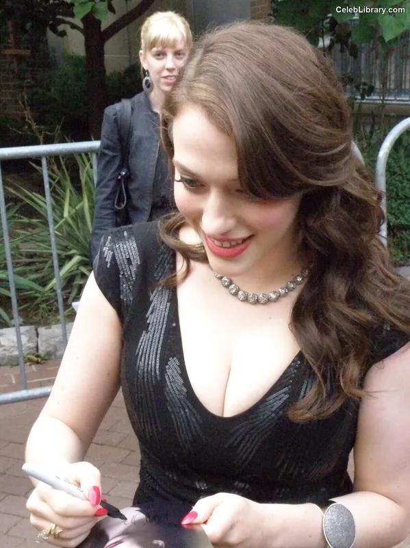 Kat Dennings photo 21 of 454