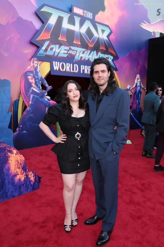 Kat Dennings photo 8 of 454
