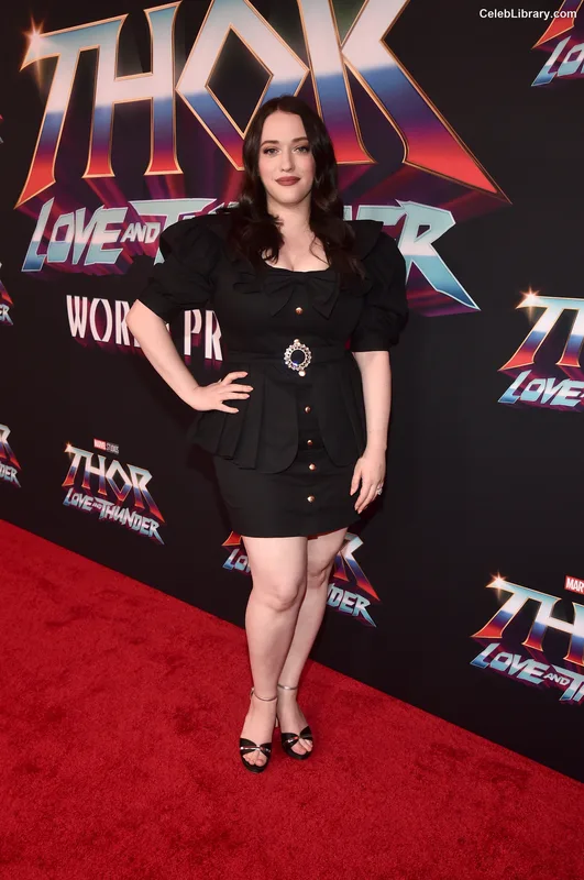 Kat Dennings photo 10 of 454