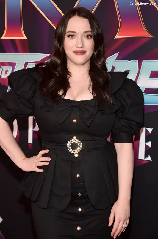 Kat Dennings photo 13 of 454