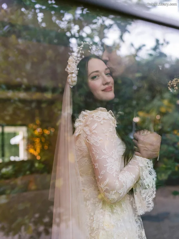 Kat Dennings photo 18 of 454