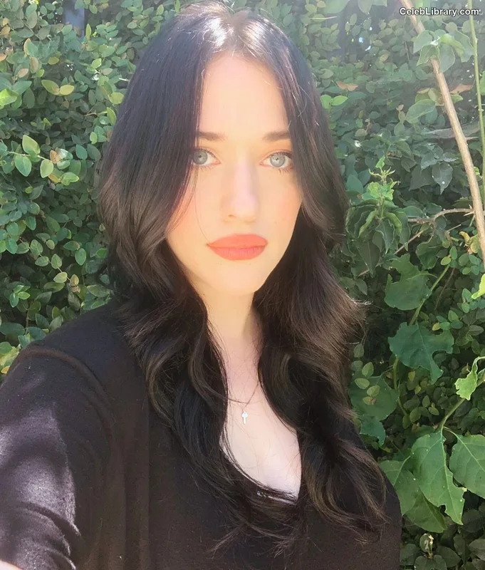 Kat Dennings photo 8 of 454