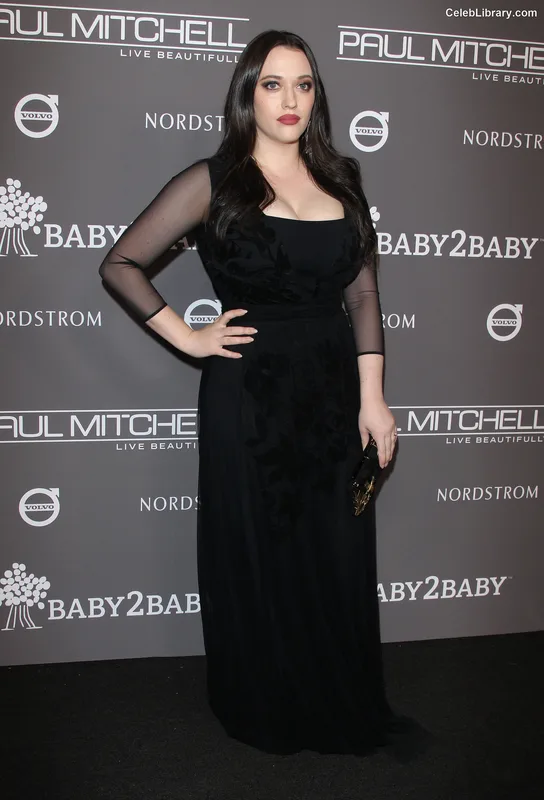 Kat Dennings photo 14 of 454