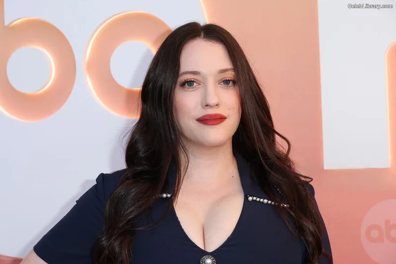 Kat Dennings photo 18 of 454