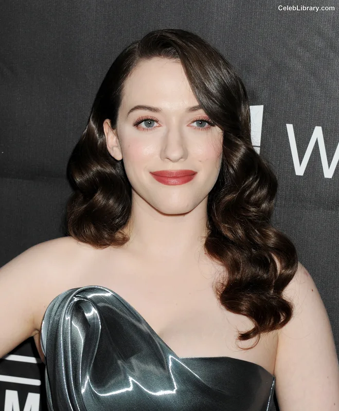 Kat Dennings photo 19 of 454