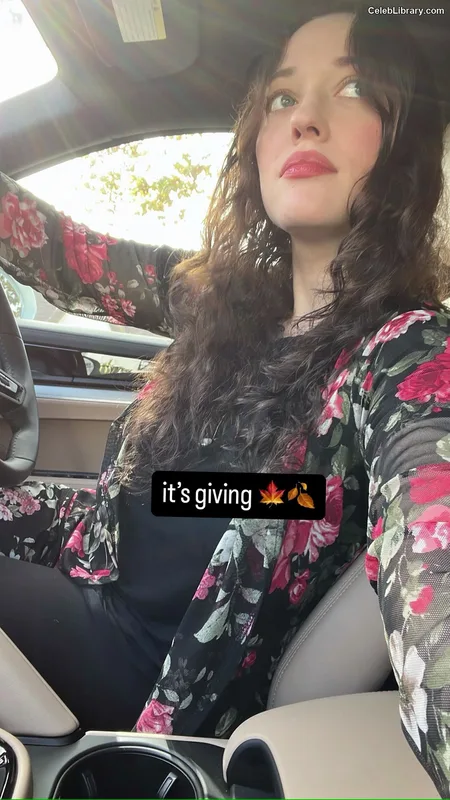 Kat Dennings photo 3 of 454