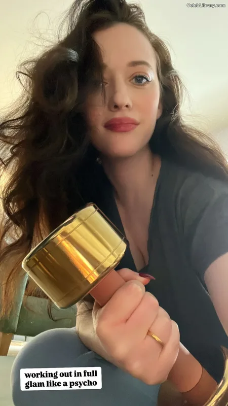 Kat Dennings photo 11 of 454