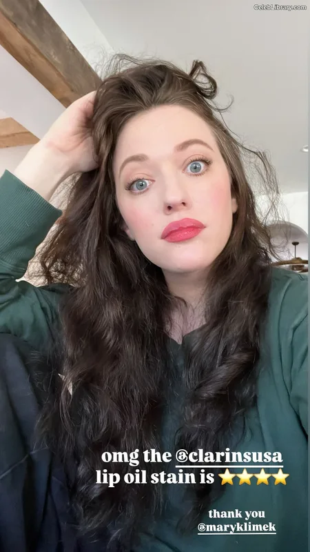 Kat Dennings photo 13 of 454