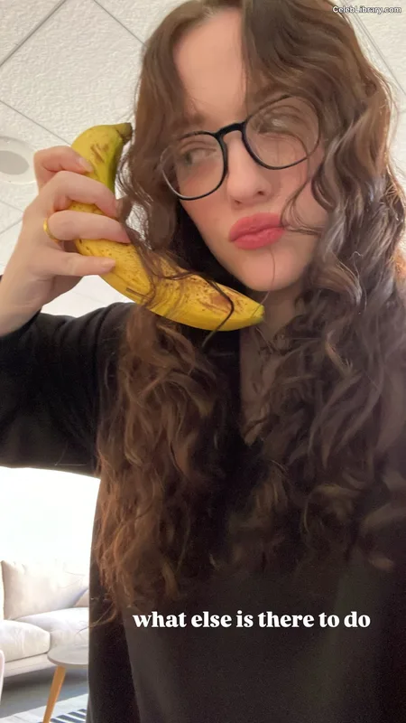 Kat Dennings photo 16 of 454