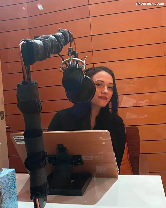 Kat Dennings photo 20 of 454