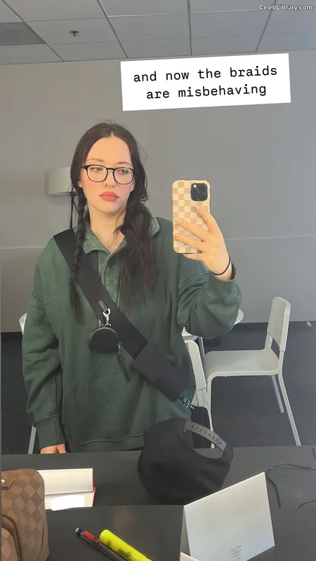 Kat Dennings photo 2 of 454