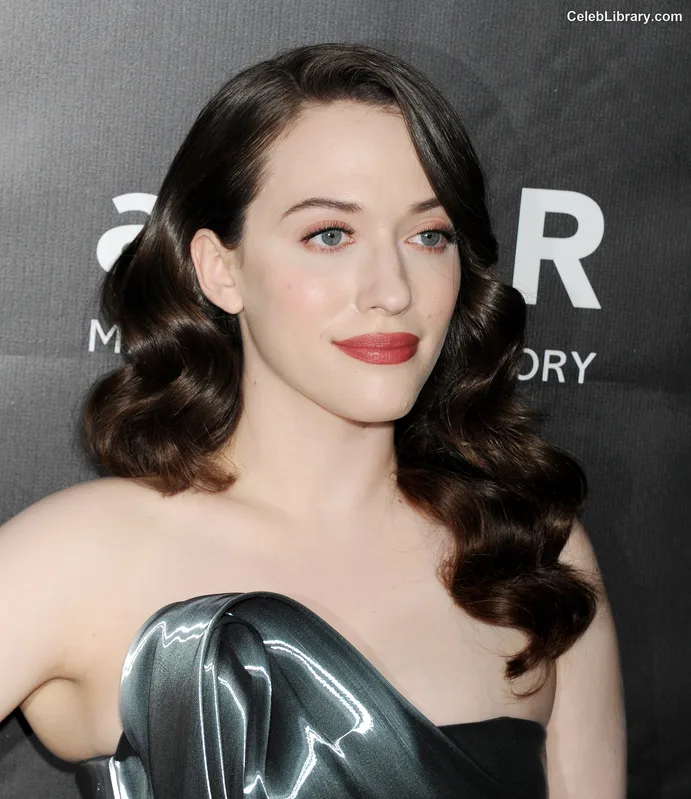 Kat Dennings photo 12 of 454