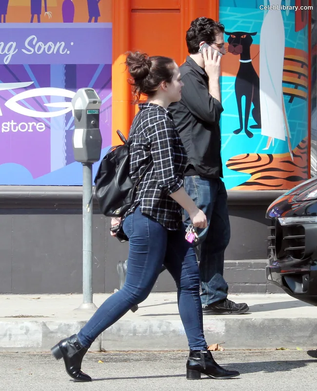 Kat Dennings photo 22 of 454