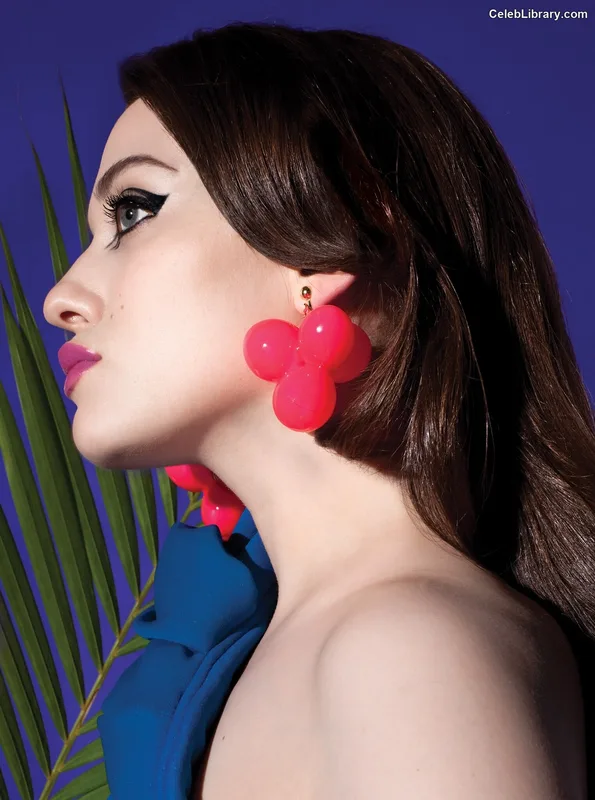 Kat Dennings photo 3 of 454