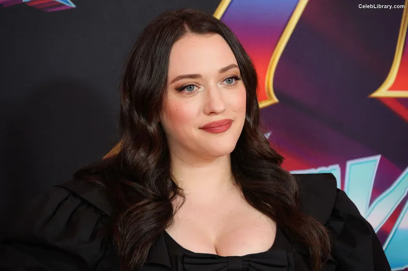 Kat Dennings photo 10 of 454