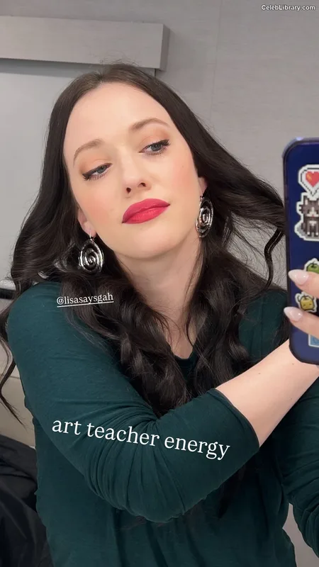 Kat Dennings photo 23 of 454