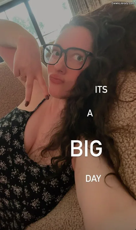 Kat Dennings photo 11 of 454