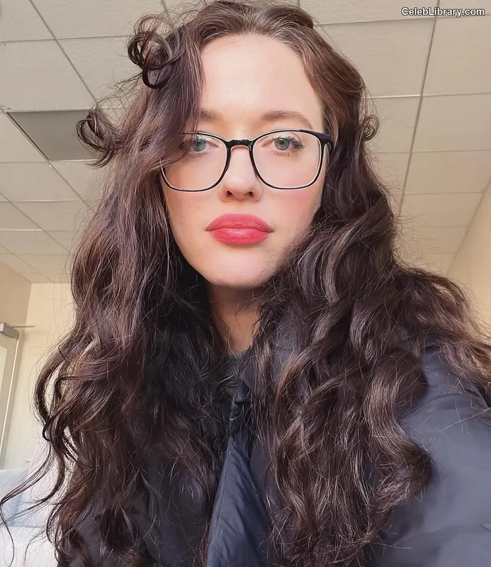 Kat Dennings photo 12 of 454