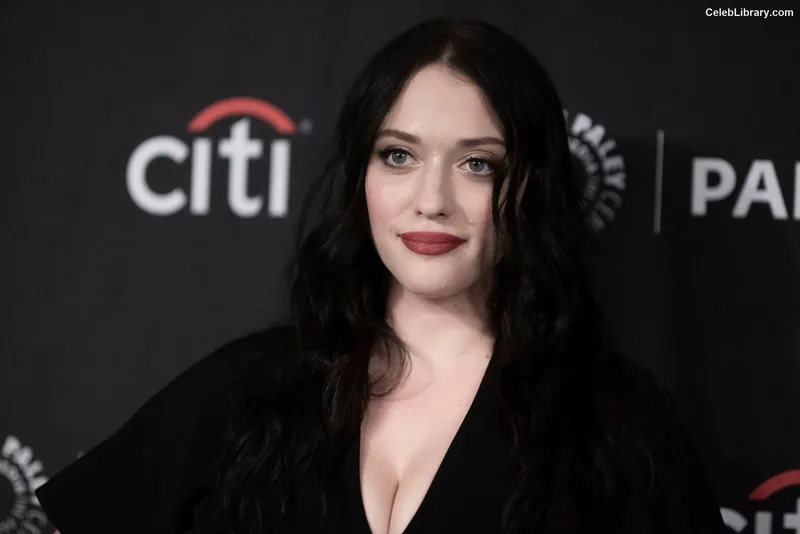 Kat Dennings photo 14 of 454