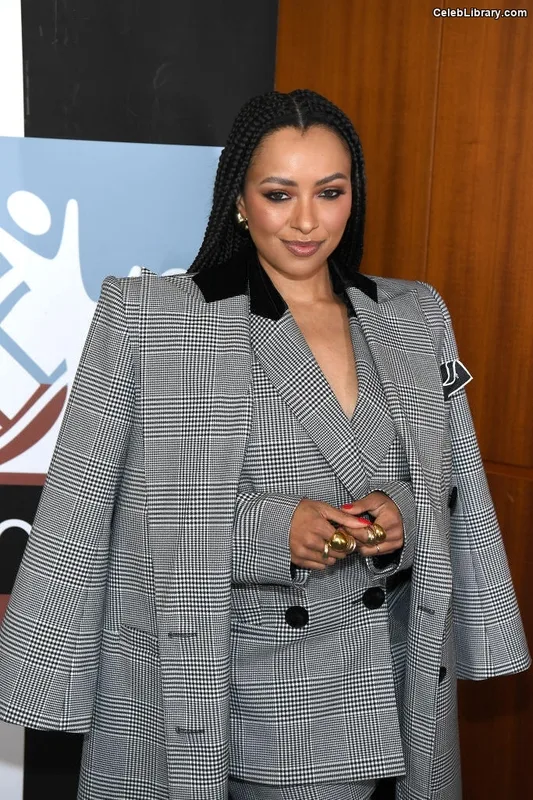 Kat Graham photo 8 of 95