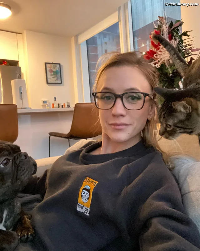 Kat Timpf photo 4 of 10