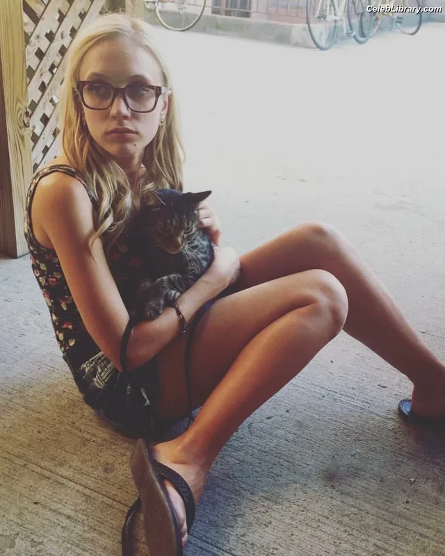 Kat Timpf photo 7 of 10