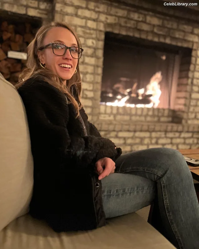 Kat Timpf photo 9 of 10