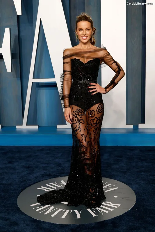 Kate Beckinsale photo 1 of 580