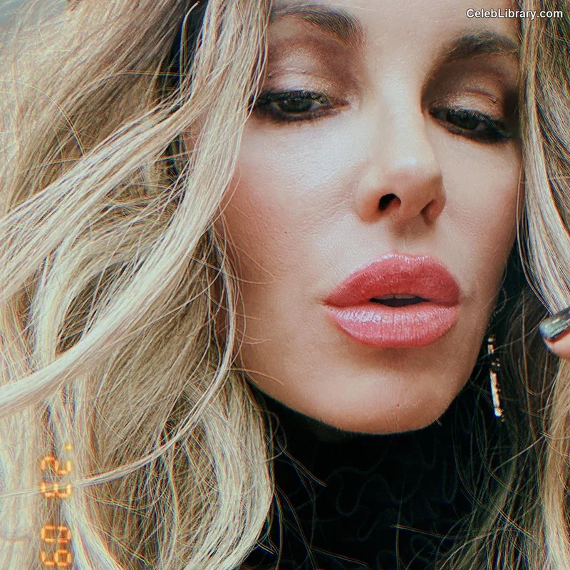Kate Beckinsale photo 7 of 580