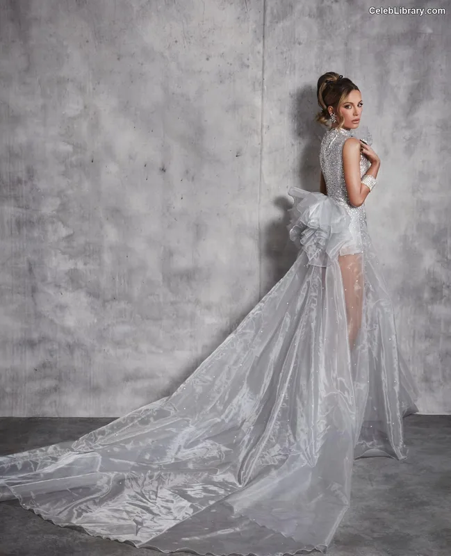 Kate Beckinsale photo 1 of 580