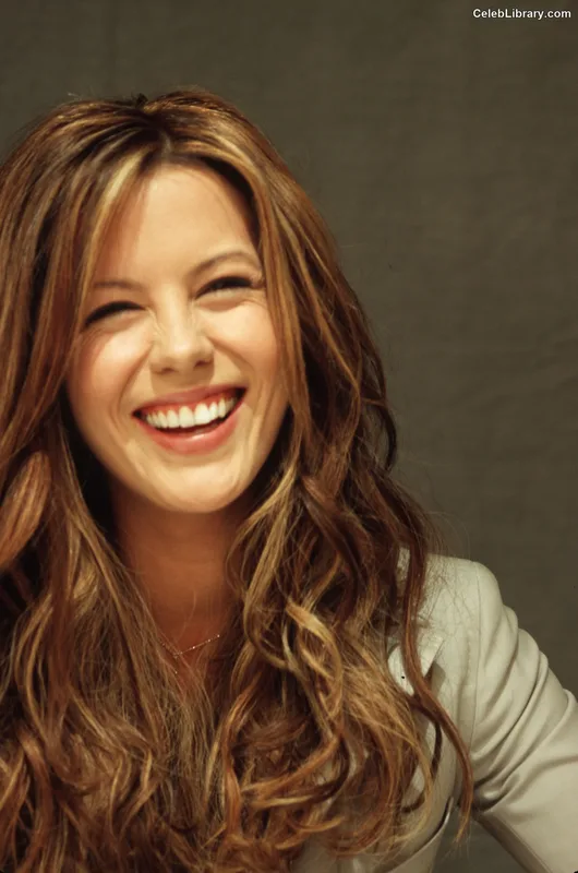 Kate Beckinsale photo 12 of 580