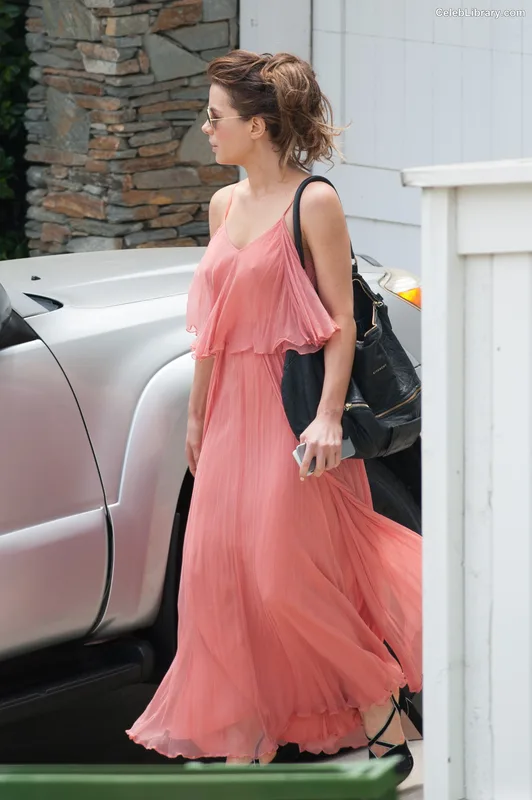 Kate Beckinsale photo 23 of 580