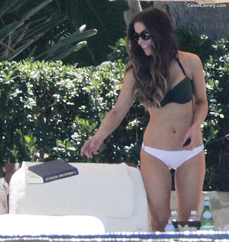 Kate Beckinsale photo 2 of 580