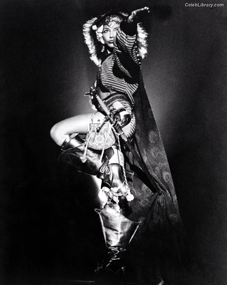 Kate Bush photo 1 of 72