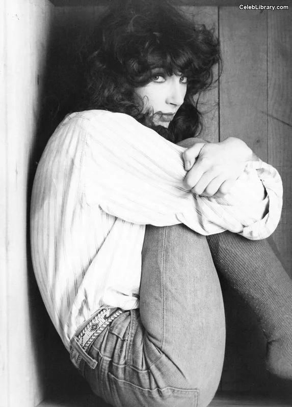 Kate Bush photo 1 of 73