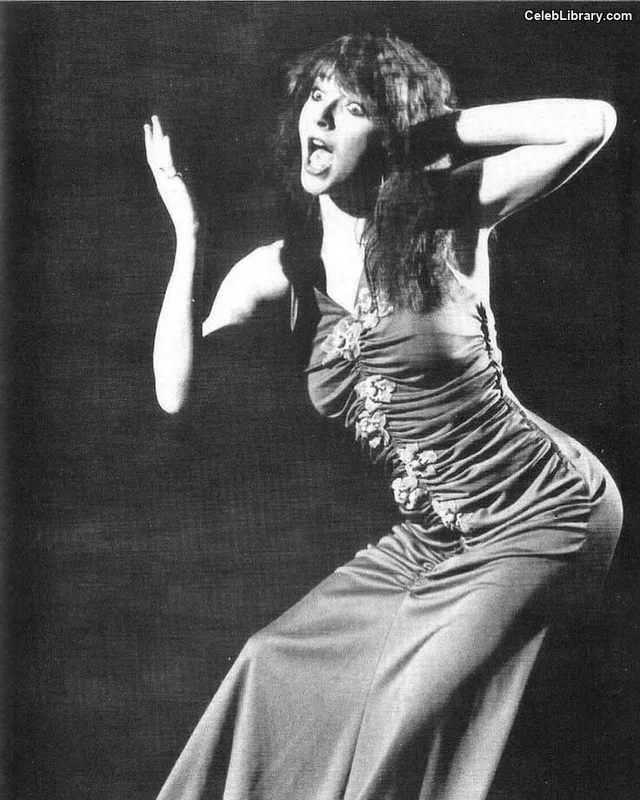 Kate Bush photo 9 of 73
