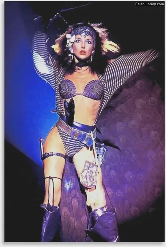 Kate Bush photo 6 of 73
