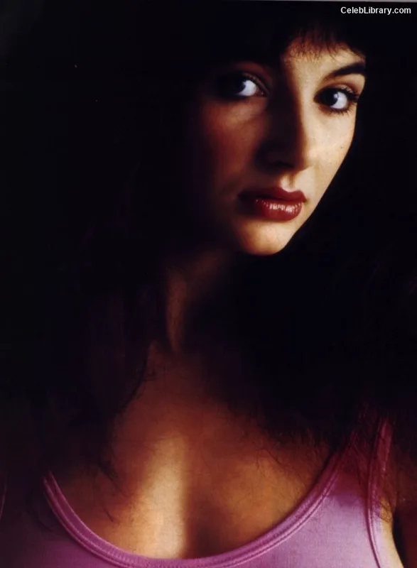 Kate Bush photo 9 of 73