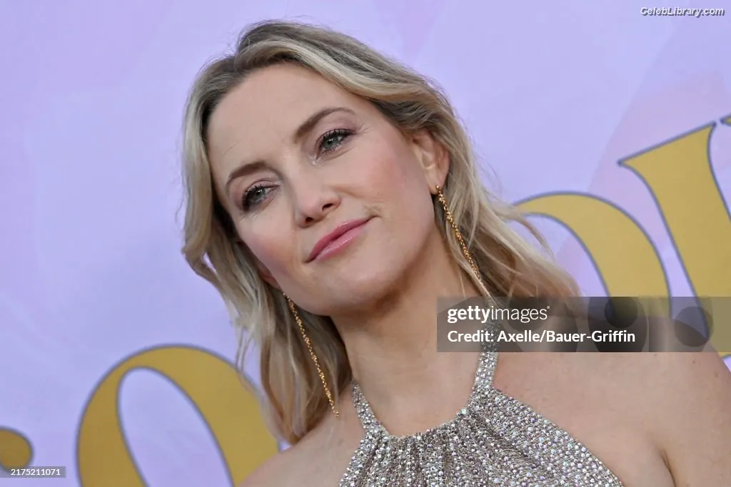 Kate Hudson photo 2 of 711