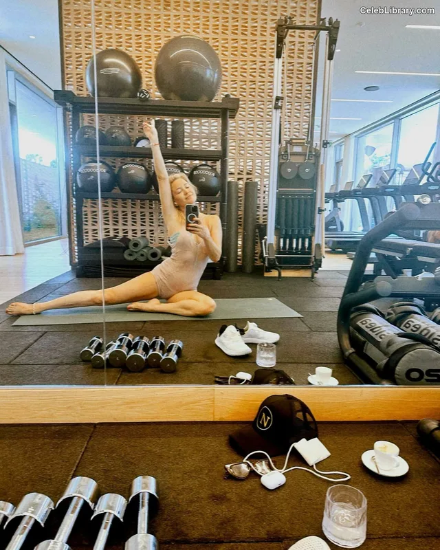 Kate Hudson photo 15 of 712