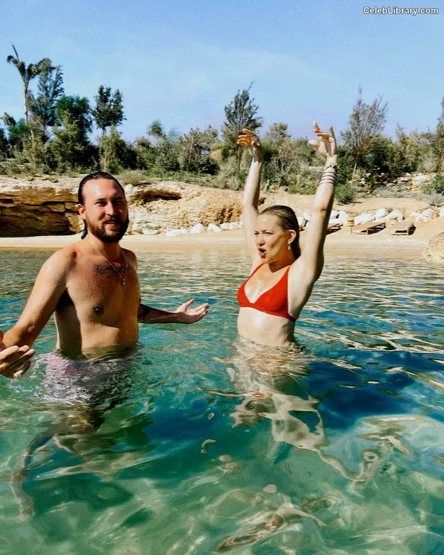 Kate Hudson photo 18 of 712