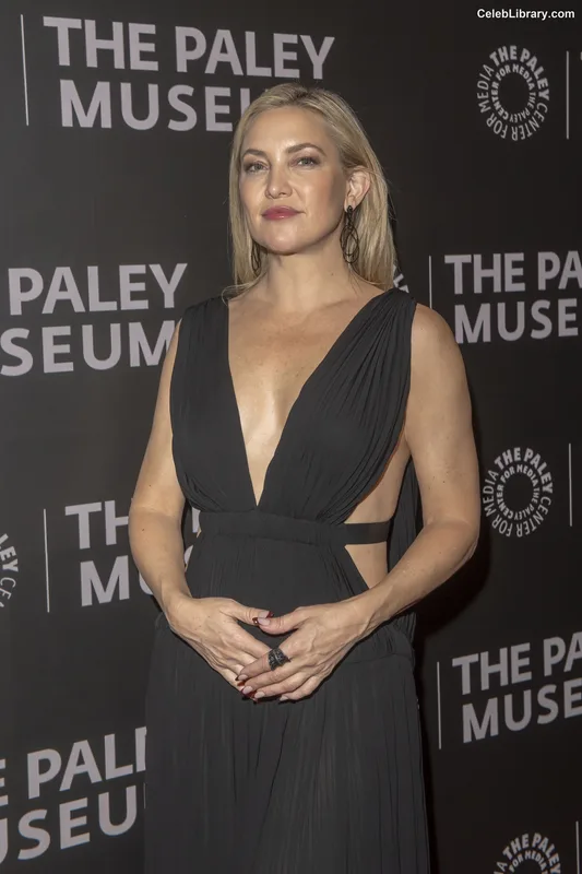 Kate Hudson photo 1 of 712